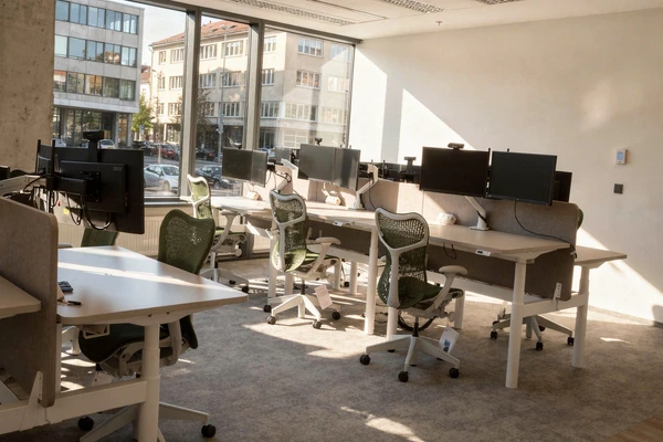 Administrativní prostory Aeven a otevřená kancelář po úklidu