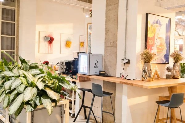 Open space kanceláře socialpark po profesionálním úklidu kancelářských prostor