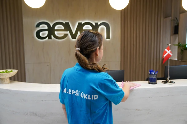 Recepce kanceláří aeven po profesionálním úklidu