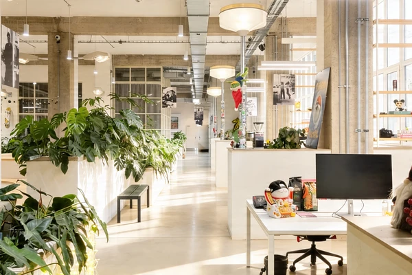 Open space kanceláře socialpark po profesionálním úklidu kancelářských prostor